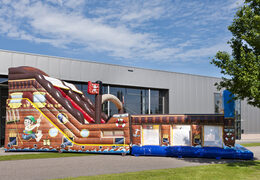 Mega opblaasbare glijbaan in Piraten world thema met 3D-obstakels bestellen voor kinderen. Koop opblaasbare glijbanen nu online bij JB Inflatables Nederland 