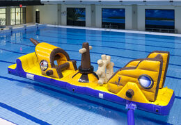 Bestel stormbaan piratenschip run met leuke objecten voor zowel jong als oud. Koop opblaasbare stormbanen nu online bij JB Inflatables Nederland