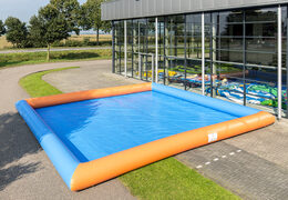 Koop opblaasbare 10 x 10 meter grote Sorbo Ball Bad voor zowel jong als oud. Bestellen opblaasbare waterattracties nu online bij JB Inflatables Nederland 