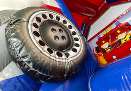 Opblaasbare springkasteel te koop in brandweer thema voor kinderen. Bestel nu opblaasbare springkastelen met rood en blauwe kleur bij JB Inflatables Nederland