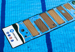 Simpele freestyle river run waterloopmat voor kinderen in verschillende afmetingen en kleuren kopen. Bestel opblaasbare waterattracties nu online bij JB Inflatables Nederland