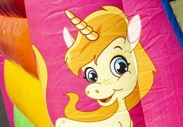 Klein overdekt springkussen te koop in thema unicorn voor kinderen. Bestel springkussens online bij JB Inflatables Nederland