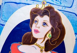 Bestel een blauw multifunctioneel springkussen in thema prinses met een glijbaan voor kids. Koop springkussens online bij JB Inflatables Nederland