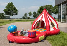 Halfopen playzone Circus springkussen met plastic ballen en 3D objecten kopen voor kinderen. Bestel springkussens online bij JB Inflatables Nederland 