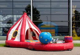 Bestel playzone springkussen in thema circus met plastic ballen en 3D objecten kopen voor kids. Bestel springkussens online bij JB Inflatables Nederland 