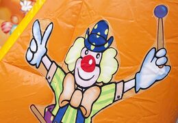 Klein open springkasteel te koop in thema circus voor kinderen. Koop springkastelen online bij JB Inflatables Nederland