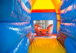 Opblaasbaar overdekt multifun super luchtkussen in de felle kleuren en leuke 3D figuren in beach thema voor kids bestellen. Koop luchtkussens online bij JB Inflatables Nederland