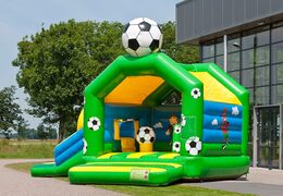 Multifun springkussen met een opvallend 3D figuur van een voetbal op het dak kopen voor kids. Bestel springkussens online bij JB Inflatables Nederland