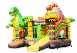 Overdekt opblaasbaar springkussen met glijbaan kopen in thema dinoworld voor kinderen. Bestel springkussens online bij JB Inflatables Nederland