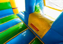 Opblaasbare slide combo springkussen in hawaii thema kopen voor kinderen. Bestel nu opblaasbare springkussens met glijbaan bij JB Inflatables Nederland