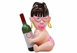 opblaasbare sarah baby pop met fijn fles in de handen en speen in mond kopen