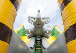 Jungleworld opblaasbare glijbaan met grappige 3D-figuren en kleurrijke prints bestellen voor kinderen. Koop opblaasbare glijbanen nu online bij JB Inflatables Nederland