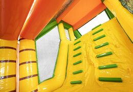 Opblaasbare modulaire stormbaan in jungle thema met passende 3D objecten bestellen voor kinderen. Koop opblaasbare stormbanen nu online bij JB Inflatables Nederland