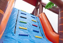 Opblaasbare unieke 17 meter brede stormbaan in jungle thema met 7 spelelementen en kleurrijke objecten kopen voor kinderen. Bestel opblaasbare stormbanen nu online bij JB Inflatables Nederland