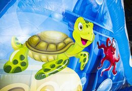 Bestel 13.5 meter lange modulaire surf stormbaan met passende 3D objecten voor kids. Koop opblaasbare stormbanen nu online bij JB Inflatables Nederland