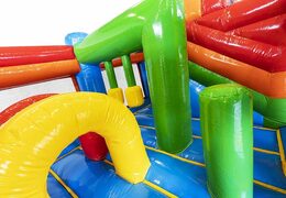 Opblaasbaar luchtkussen tropical thema met glijbanen en objecten in het kussen te koop voor kinderen