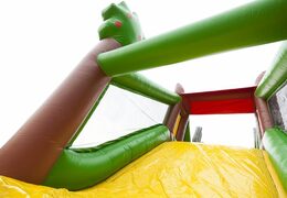 Boerderij themed opblaasbare stormbaan met 7 spelelementen en kleurrijke objecten nu voor kinderen kopen. Bestel opblaasbare stormbanen nu online bij JB Inflatables Nederland