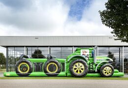Bestel een 17 meter brede unieke stormbaan in traktor thema voor kids. Koop opblaasbare stormbanen nu online bij JB Inflatables Nederland