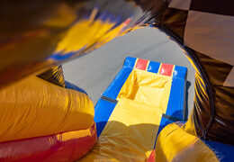 Multiplay super inflatable in formule 1 thema met raceauto bovenop bestellen voor kinderen 
