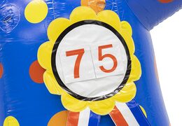 Opblaasbare abraham pop feestend met bier in zijn hand bestellen voor verjaardagen