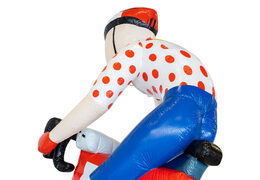 Opblaasbare pop Abraham wielrenner bestellen voor jubileum