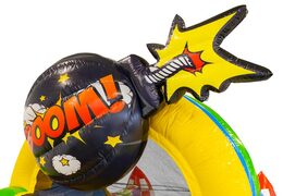 Koop 13m opblaasbare stormbaan in thema Comic voor kids. Bestel opblaasbare stormbanen nu online bij JB Inflatables Nederland