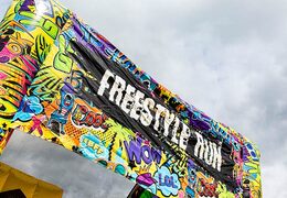 Details springkussen met graffiti details