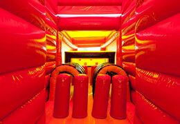 Hindernissen op springkussen stormbaan