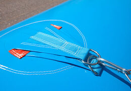 Inflatable blauw oranje tafelvoetbal met unieke boardingschuifsysteem voor kids kopen. Bestel opblaasbare tafelvoetbal nu online bij JB Inflatables Nederland