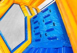 Klimwand van stormbaan module base jump