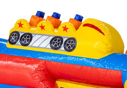 Achtbaan karretje op opblaasbare stormbaan blauw rood geel
