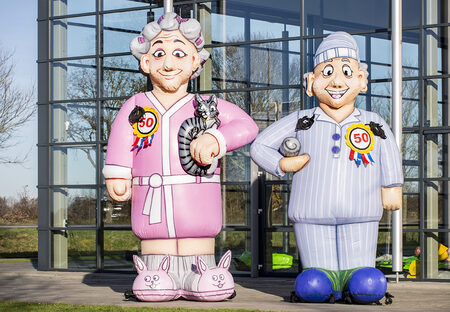 Opblaasbare Sarah en Abraham pop in pyjama's kopen bij JB Inflatables