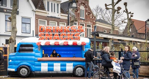 Opblaasbare Foodtruck kopen online bij JB Inflatables; de leverancier voor standaard en maatwerk opblaasartikelen