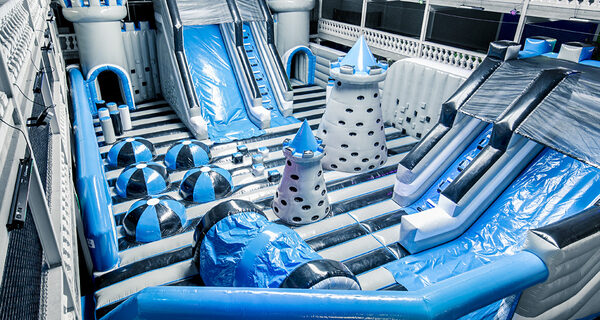 bounce zone in heerlen. Een inflatable park gerealiseerd door JB Inflatables