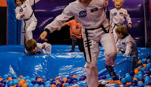 JB Inflatables; Dé Springkussen groothandel van Nederland. Koop inflatables online