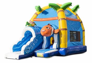 Opblaasbaar overdekt multiplay maxifun super springkussen met glijbaan kopen in thema clownvis nemo seaworld voor kinderen. Bestel springkussens online bij JB Inflatables Nederland