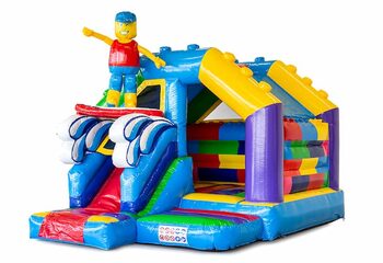 Klein overdekt opblaasbaar multiplay springkasteel met glijbaan kopen in thema superblocks lego voor kinderen.  Bestel nu opblaasbare springkastelen met glijbaan bij JB Inflatables Nederland
