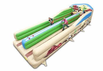 Opblaasbare Bungeerun kopen voor kids in thema western. Attractie voor zeskamp sport en spel dorpsfeest bij JB Inflatables