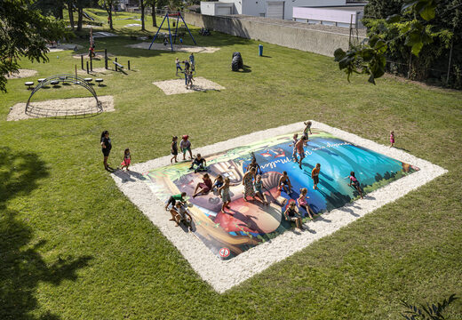 Airmountain in thema sprookje in uw gegeven maat voor kinderen laten maken. Koop opblaasbare springbergen nu online bij JB Inflatables Nederland