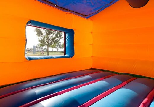 Ballenbak circus springkussen met op het dak een 3D-object en op de wanden leuke afbeeldingen kopen. Bestel springkussens online bij JB Inflatables Nederland 