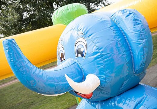 Opblaasbaar mega springkasteel in thema jungle bestellen voor kids. Koop springkastelen online bij JB Inflatables Nederland 