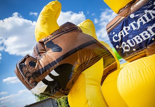 Opblaasbare schuim bubble park in thema piraat bestellen voor kinderen