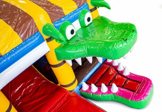 Koop piraat springkussen in een uniek design met twee ingangen, een glijbaan in het midden en 3D objecten voor kids. Bestel springkussens online bij JB Inflatables Nederland