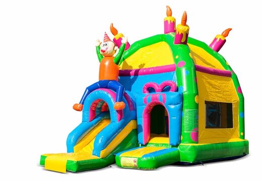 Opblaasbaar overdekt multiplay maxifun super springkussen met glijbaan kopen in thema feest party voor kinderen. Bestel springkussens online bij JB Inflatables Nederland