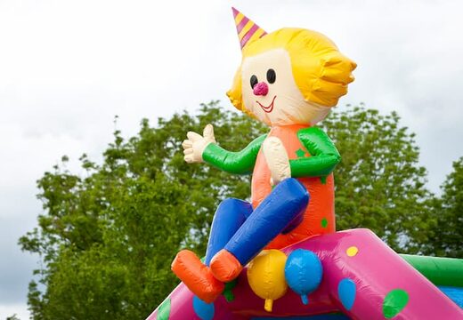 Party opblaasbaar overdekt springkasteel met bovenop een 3D object bestellen bij JB Inflatables Nederland. Koop online springkastelen bij JB Inflatables Nederland