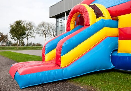 Multifun springkussen in thema piraat met een opvallend 3D figuur op het dak kopen voor kids. Bestel springkussens online bij JB Inflatables Nederland