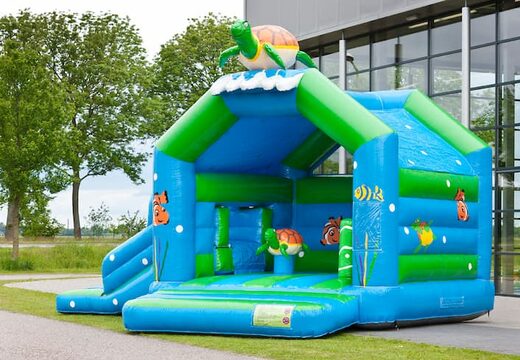Multifun springkussen met een opvallend 3D figuur van een schildpad op het dak kopen voor kids. Bestel springkussens online bij JB Inflatables Nederland