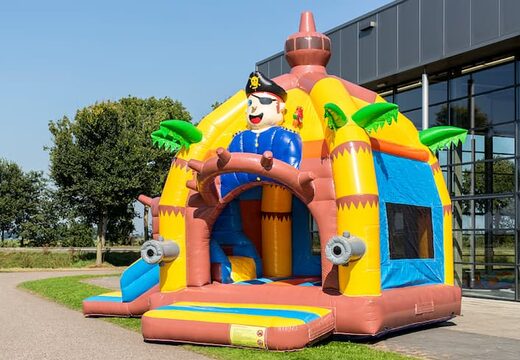 Overdekt multifun super springkussen met glijbaan in piraat thema kopen voor kinderen. Bestel springkussens online bij JB Inflatables Nederland