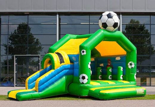 Overdekt multifun springkussen met glijbaan in thema voetbal met 3D object aan de bovenkant bestellen voor zowel jonge als oudere kinderen. Koop springkussens online bij JB Inflatables Nederland