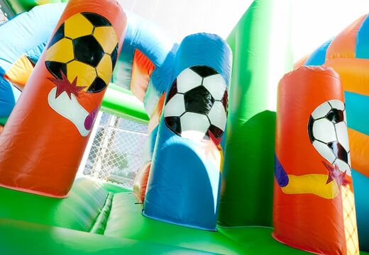 Bestel medium opblaasbare voetbal springkussen met glijbaan voor kinderen. Koop opblaasbare springkussens online at JB Inflatables Nederland 